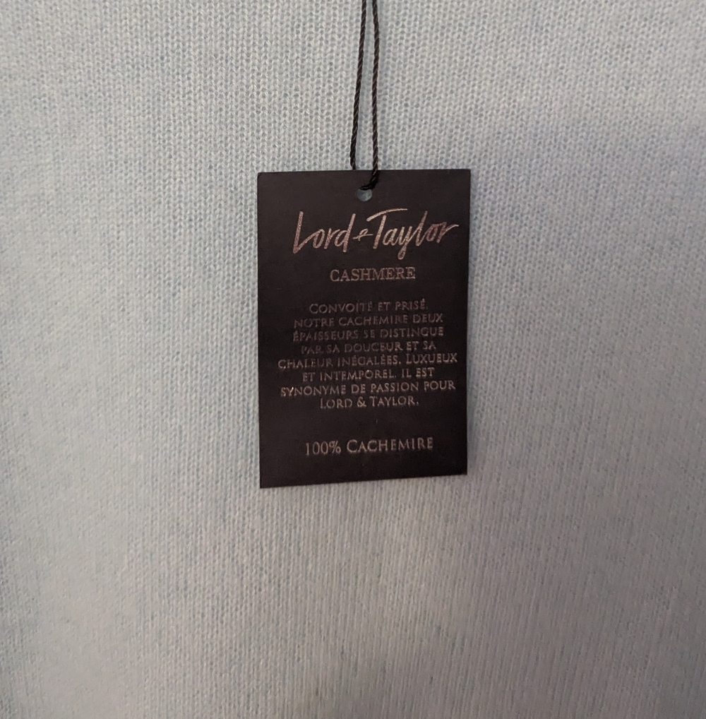 Lord & Taylor Soft Blue Crewneck Sweater XL new W/Tag For Men Or For Women - Picture 3 of 4
